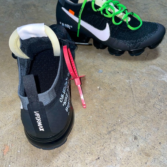 green off white vapormax